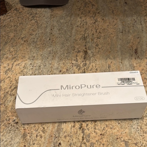 MiroPure Mini Hair Straightener Brush - Picture 2 of 7
